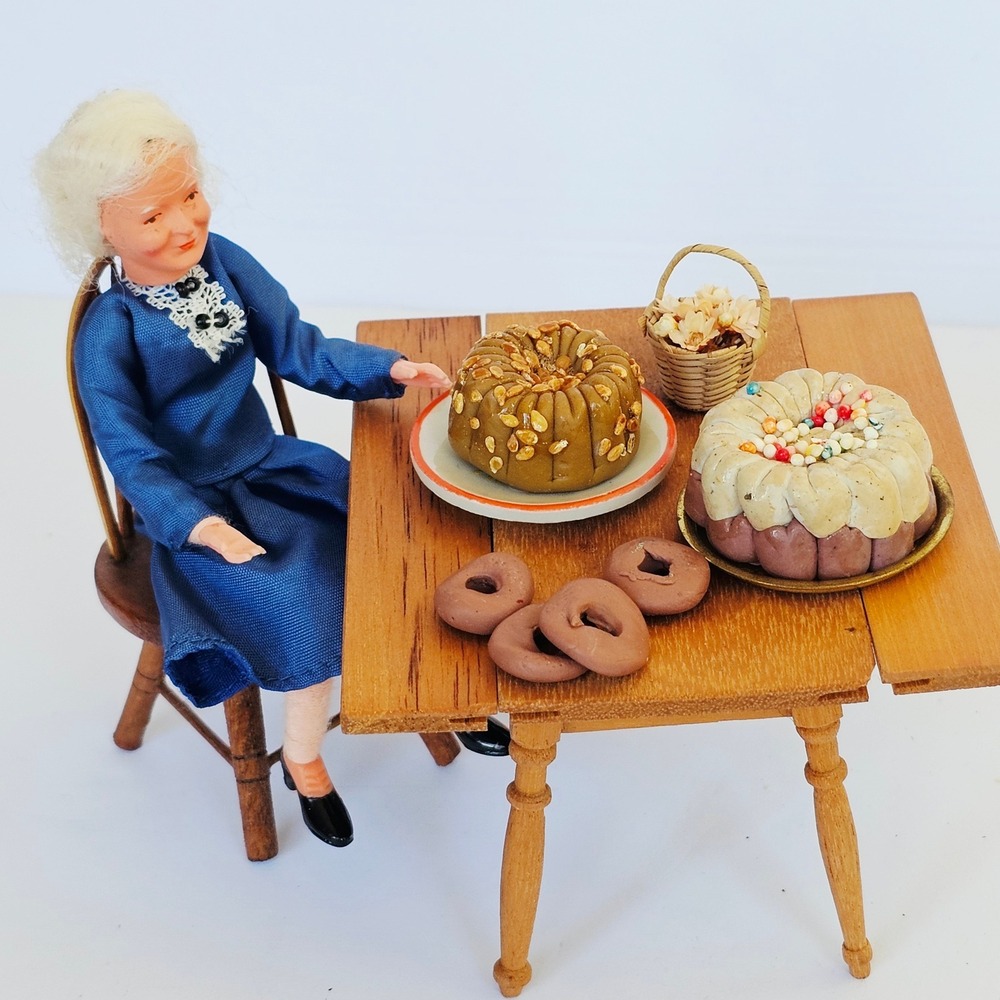 Vtg Dollhouse‎ Miniature Food Bakery Cakes Bagels Donuts 1:12 Scale Accessories
